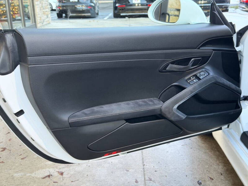 2016 Porsche Cayman GT4