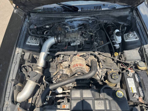 2004 Ford Mustang GT Deluxe