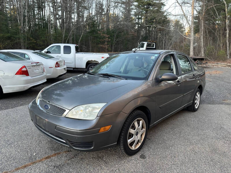 2005 Ford Focus ZX4 SE's photo