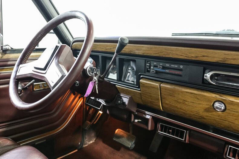 1989 Jeep Grand Wagoneer