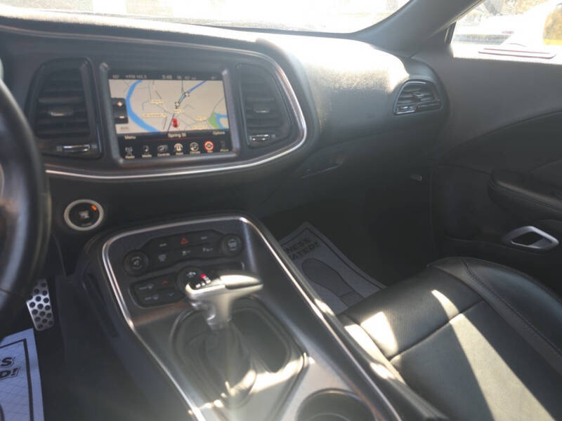 2016 Dodge Challenger SXT Plus