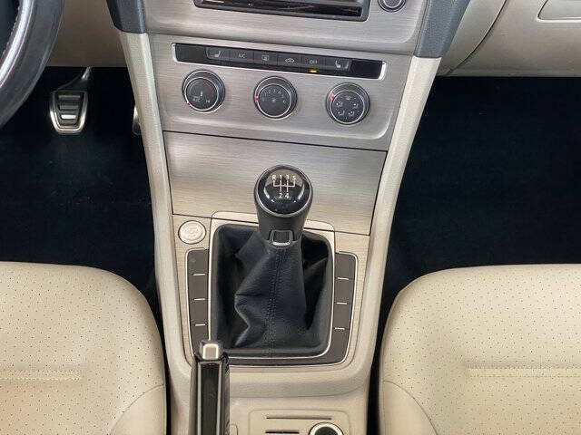 2017 Volkswagen Golf TSI Wolfsburg Edition