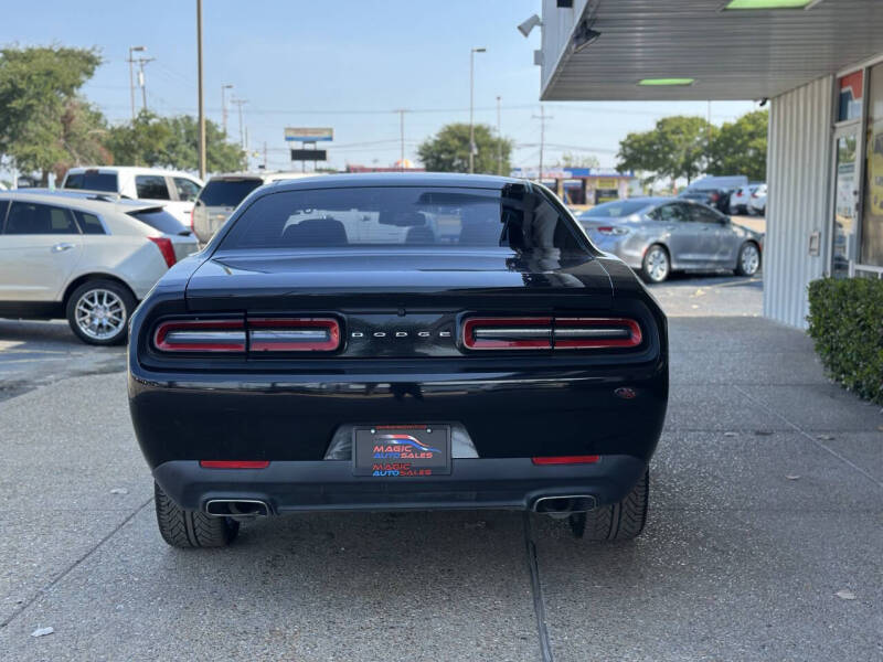 2016 Dodge Challenger SXT