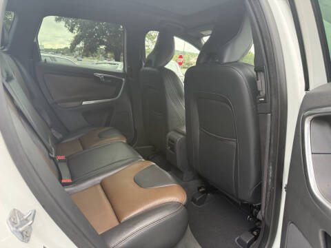 2016 Volvo XC60 T5 Drive-E Platinum