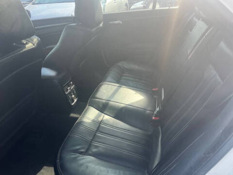 2012 Chrysler 300 S V6