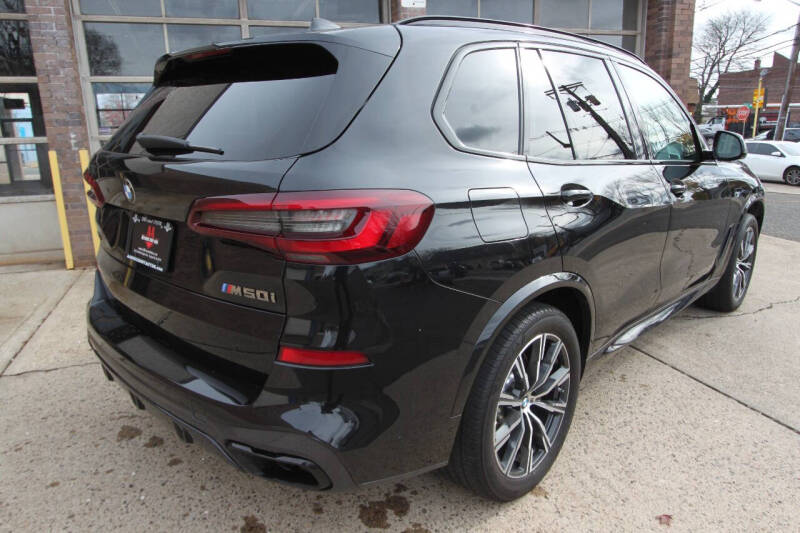 2022 BMW X5 M50i photo 7