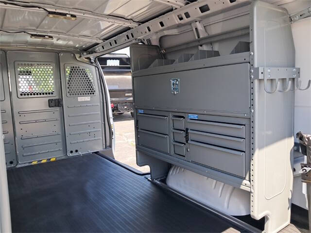 2025 Chevrolet Express 2500