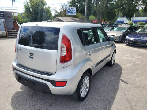 2013 Kia Soul +