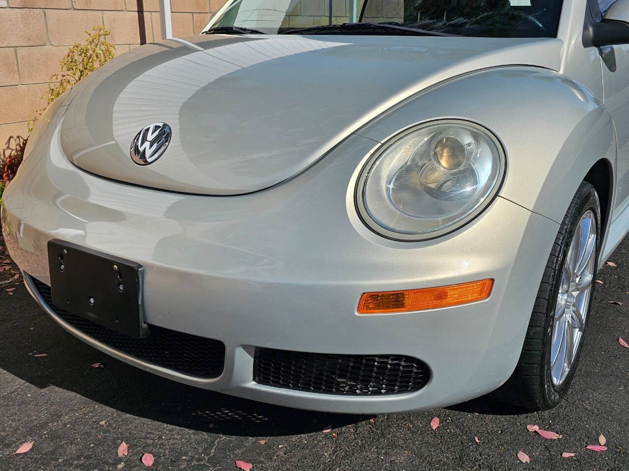 2009 Volkswagen New Beetle Convertible 12