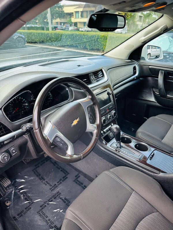 2017 Chevrolet Traverse LT