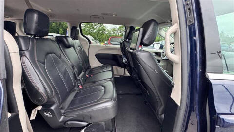 2017 Chrysler Pacifica Touring-L Plus