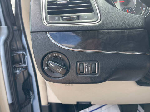 2016 Chrysler Town and Country Touring