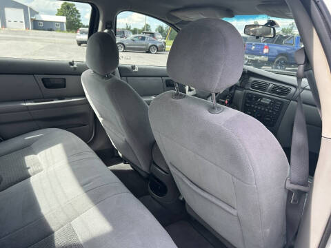 2004 Ford Taurus SE