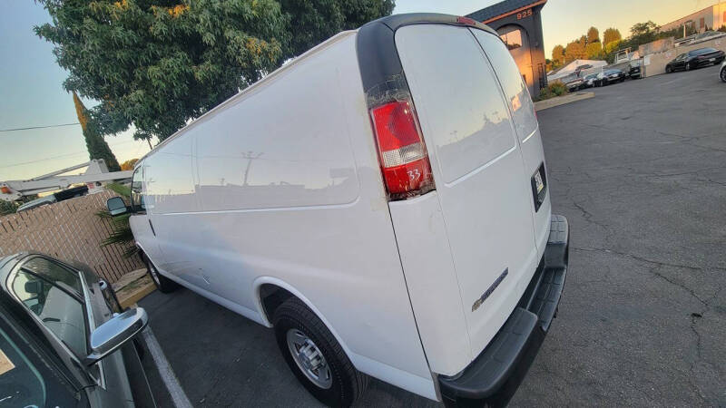 2021 Chevrolet Express 2500