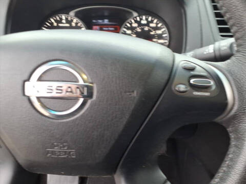 2016 Nissan Pathfinder SL