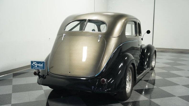 1937 Ford Tudor