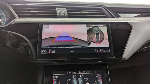 2022 Audi e-tron S quattro Premium Plus