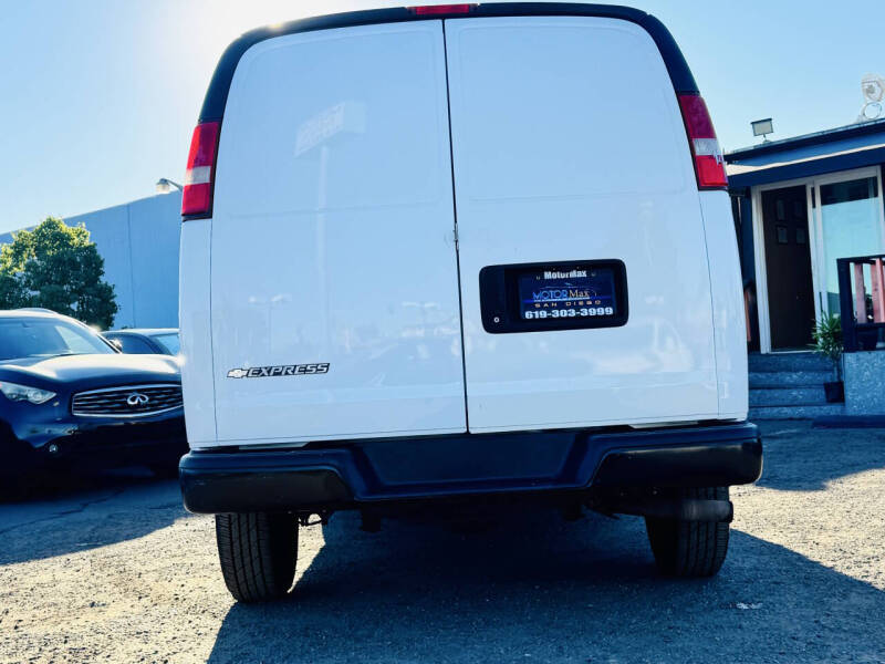 2017 Chevrolet Express 2500