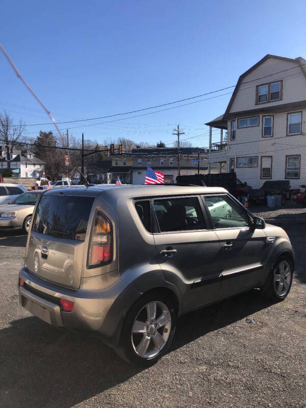 2011 Kia Soul +