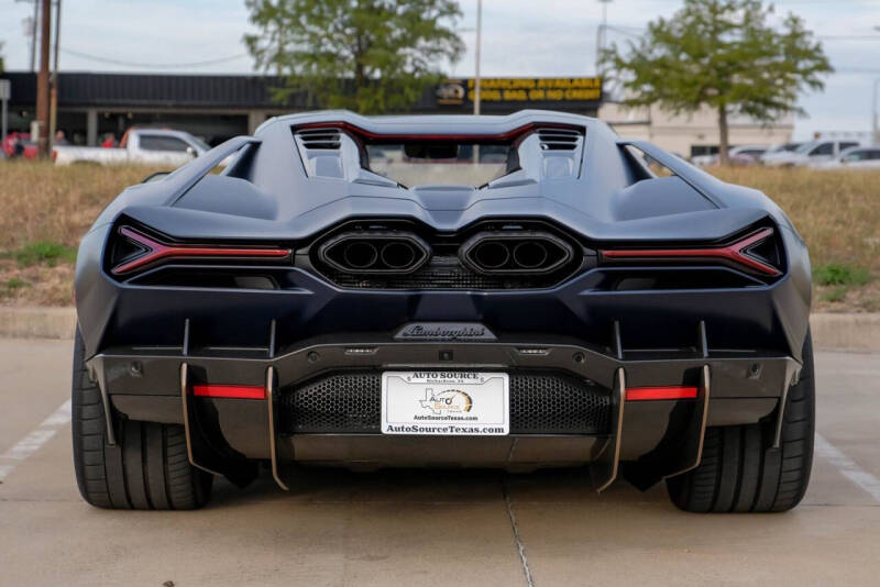 2025 Lamborghini Revuelto