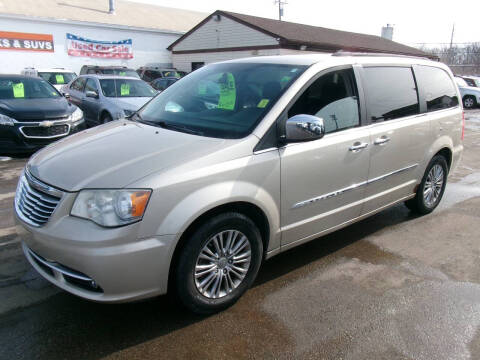 2013 Chrysler Town and Country for sale at Aspen Auto Sales in Wayne MI
