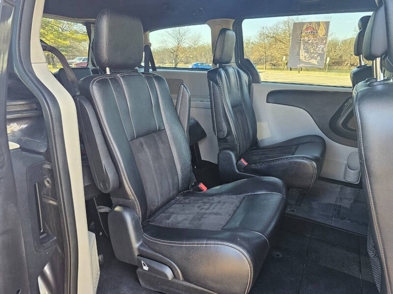 2019 Dodge Grand Caravan SXT photo 12