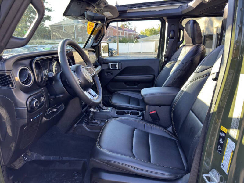 2024 Jeep Wrangler Sahara 4xe