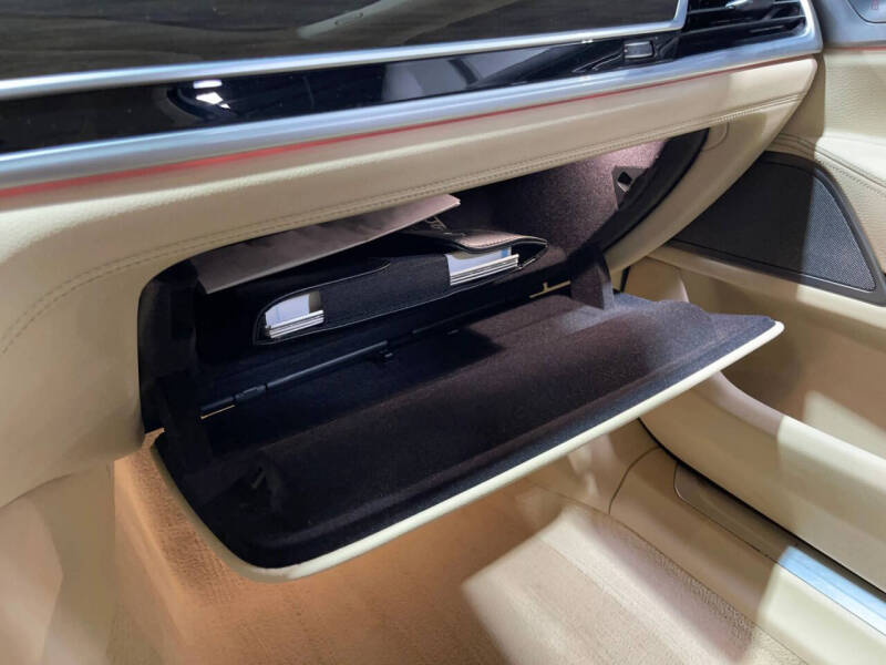 2018 BMW 7 Series 740i