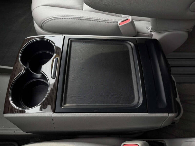 2018 Toyota Sienna XLE 8-Passenger