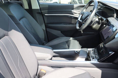 2024 Audi Q8 e-tron quattro Premium