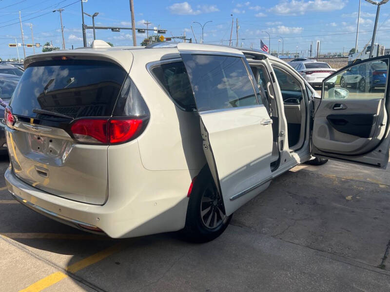 2020 Chrysler Pacifica Touring L Plus