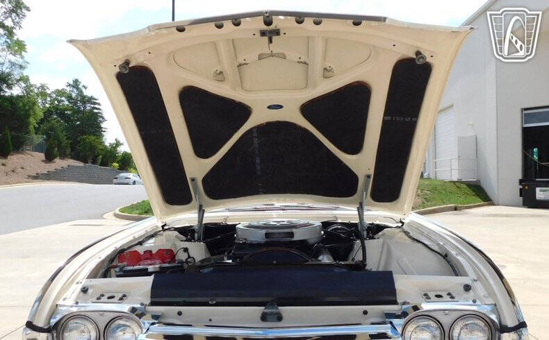 1962 Ford Thunderbird