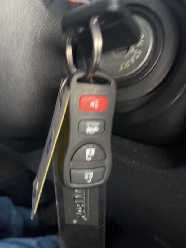 2012 Nissan Titan SV