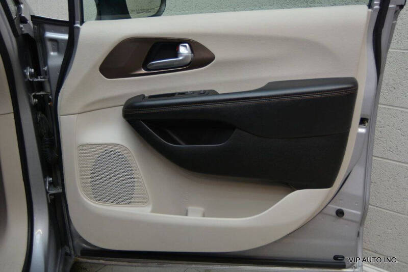 2017 Chrysler Pacifica Touring