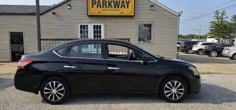 2014 Nissan Sentra for sale at Parkway Motors in Springfield IL