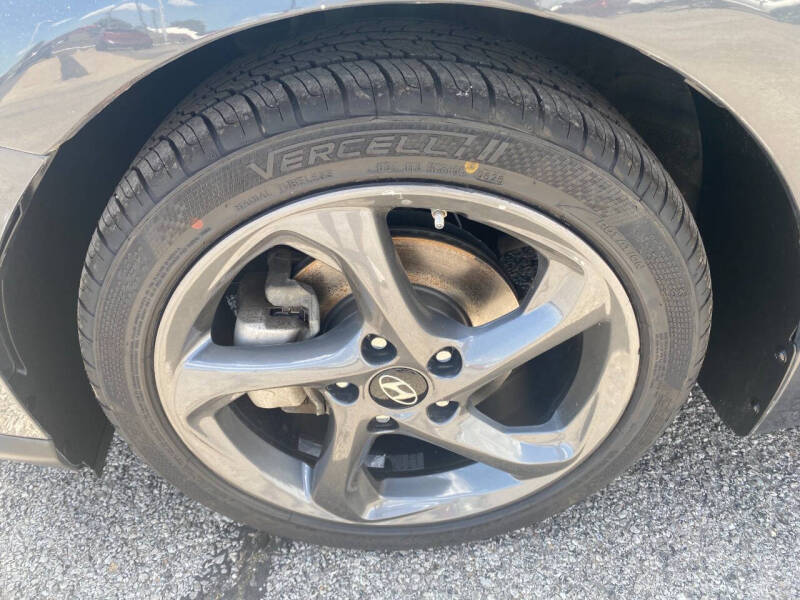 2019 Hyundai Veloster