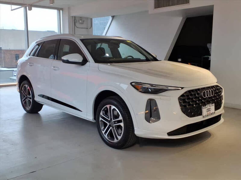 2025 Audi Q5 quattro Premium TFSI