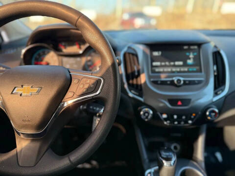 2017 Chevrolet Cruze LT Auto