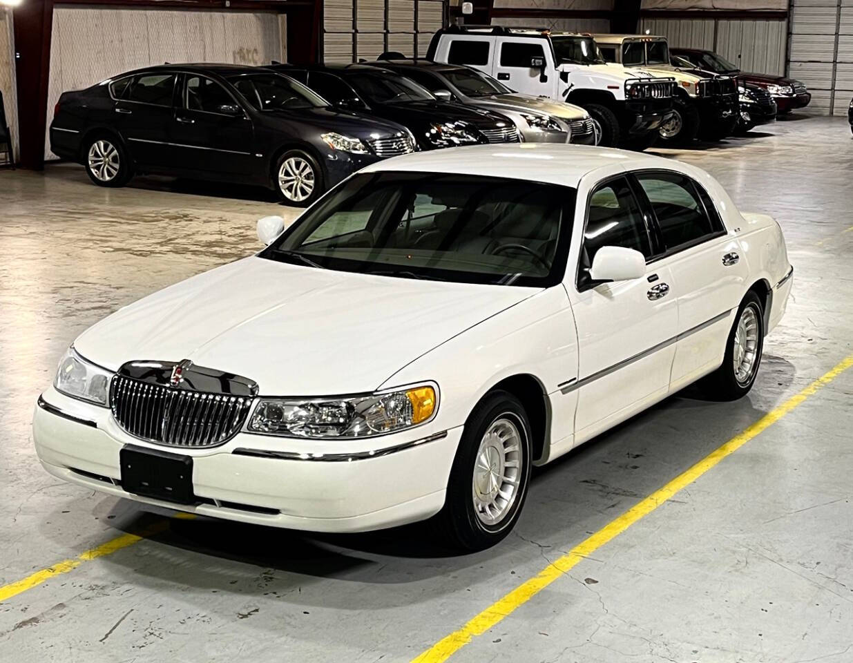 2002 Lincoln Town Car for sale at Carnival Car Company in Victoria, TX