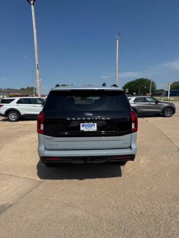 2026 Ford Expedition MAX Active