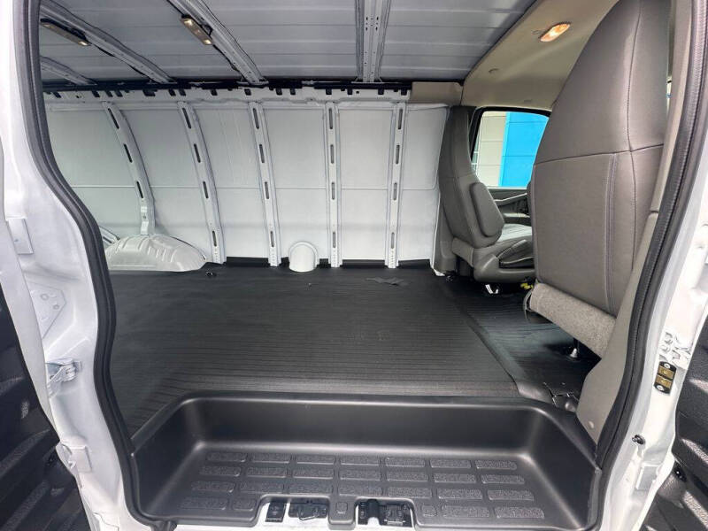 2026 GMC Savana 2500