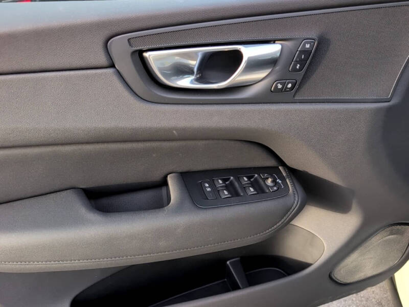 2026 Volvo XC60 B5 Core