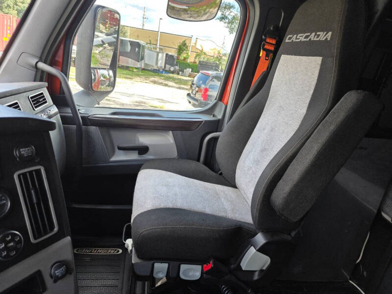 2019 Freightliner Cascadia