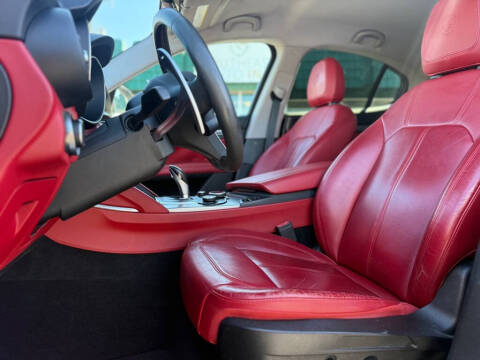 2018 Alfa Romeo Stelvio Sport