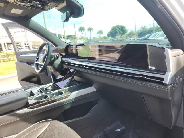 2025 Cadillac Escalade ESV Premium Luxury