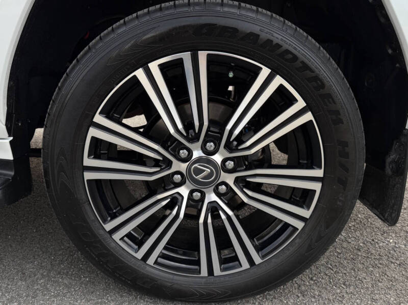 2025 Lexus LX 600 Luxury