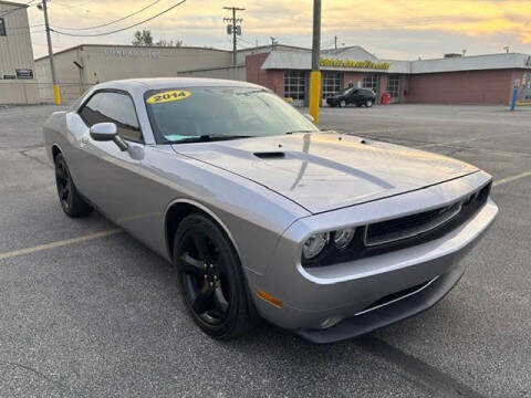 2014 Dodge Challenger SXT Plus