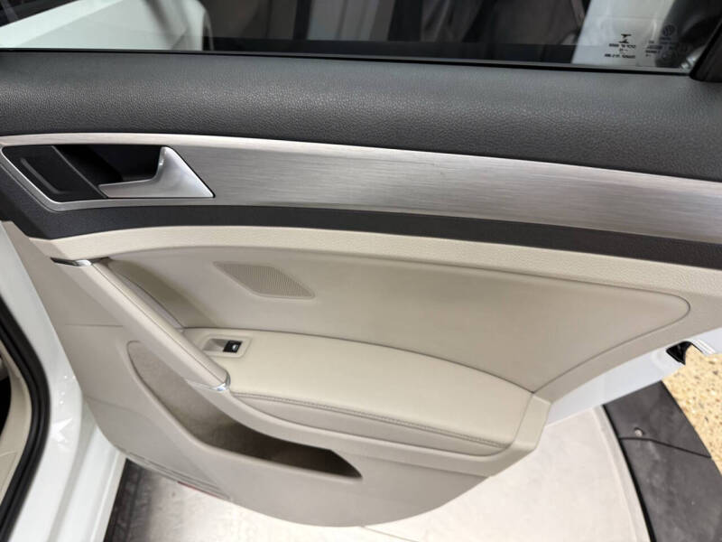 2015 Volkswagen Golf SportWagen TSI SE