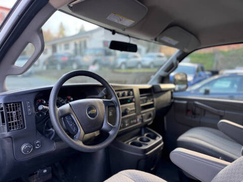 2025 Chevrolet Express 2500
