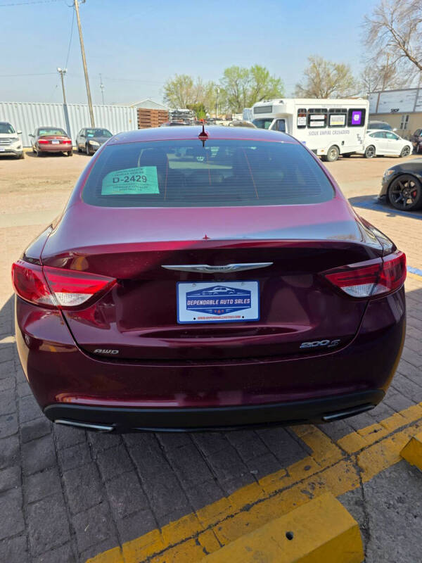 2015 Chrysler 200 S